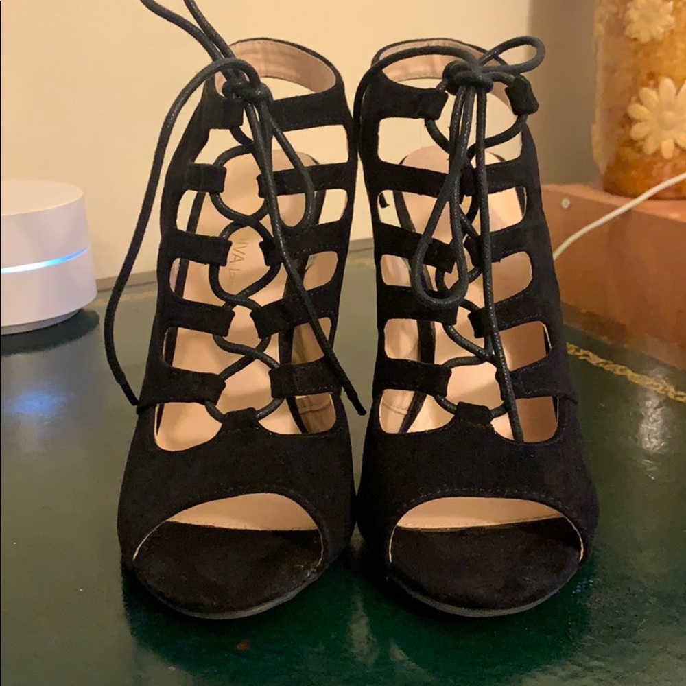 Black Wedges
